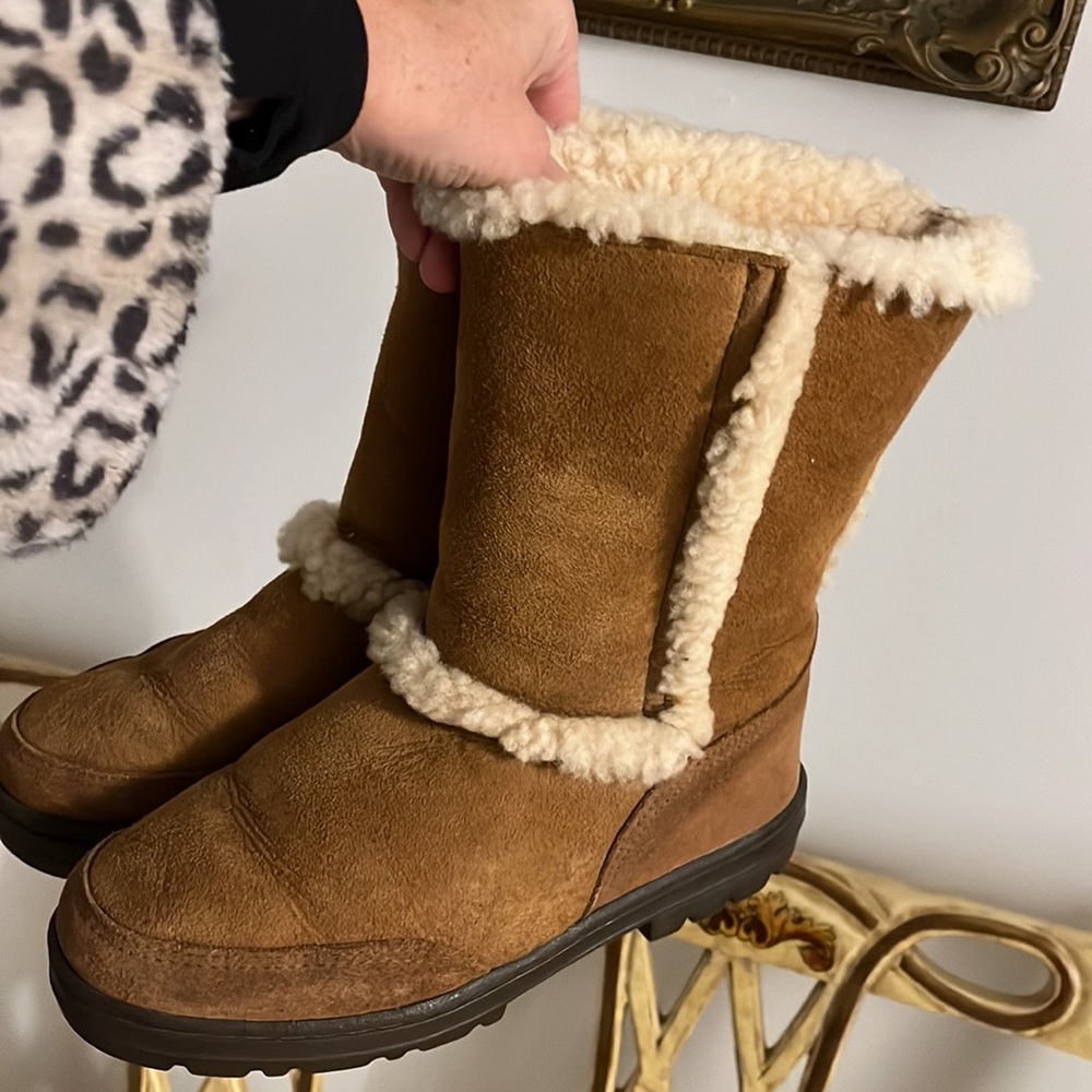 Ugg Sundance Boots Short Chestnut Boots 7